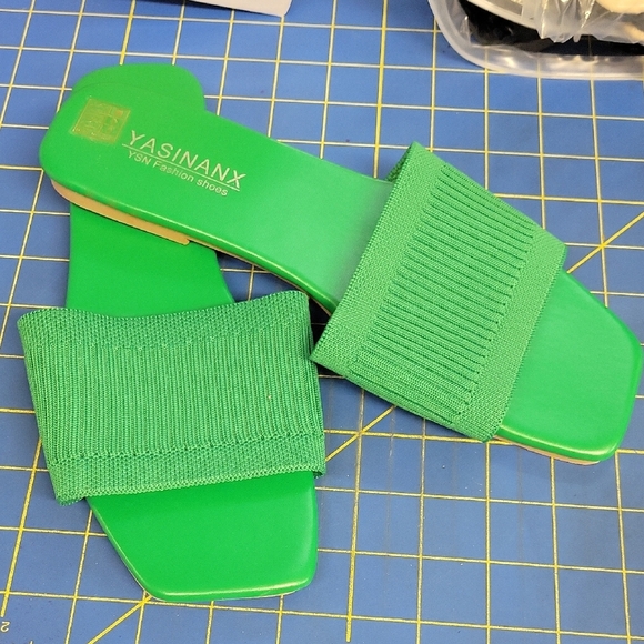 Yasinanx Green Slide Sandals Size 10 (42) Brand New - Picture 1 of 5